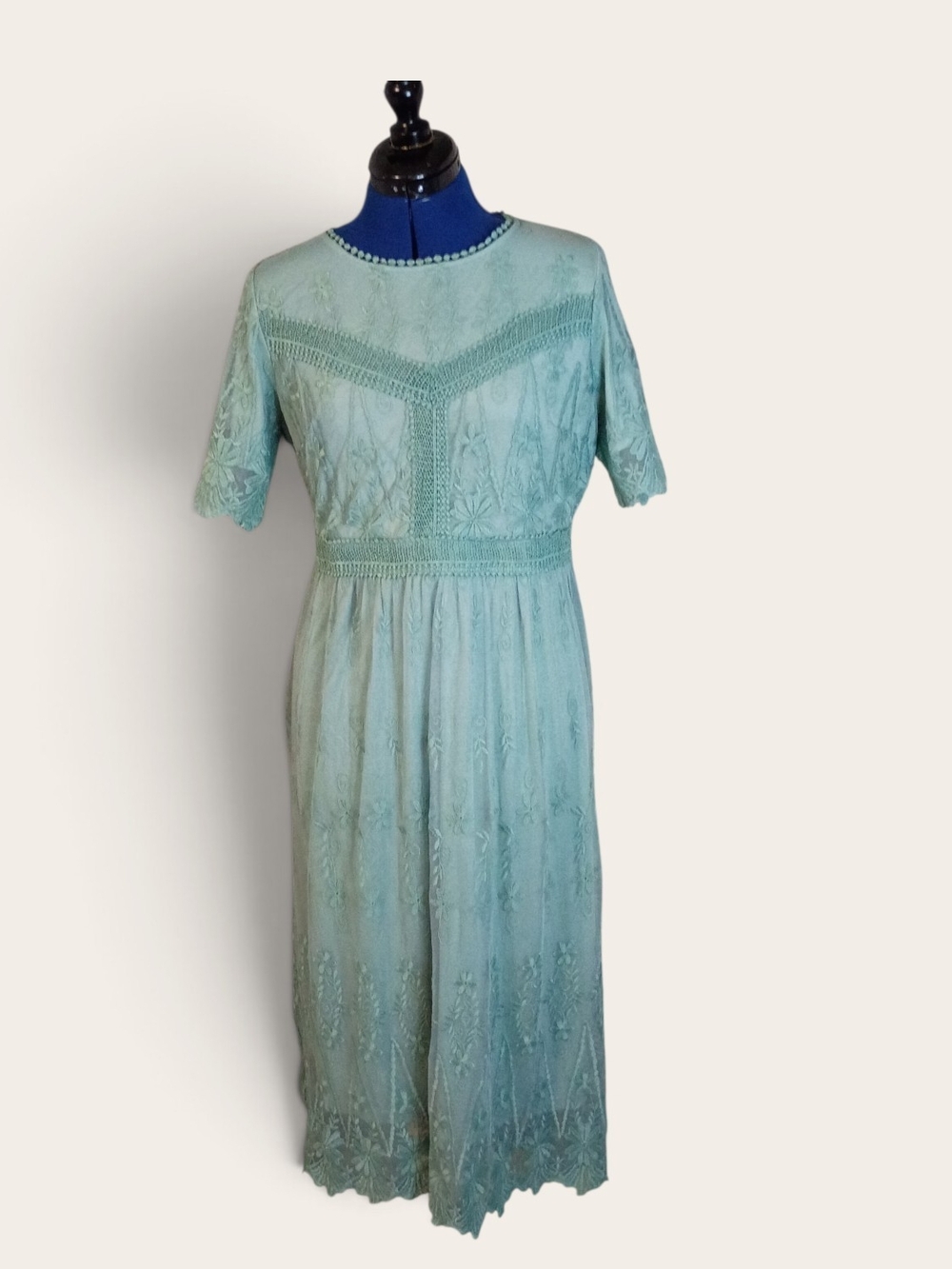 Polagram Mint Lace Embroidered Midi Dress
